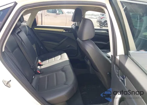 2014 Volkswagen Passat 1.8T Se z USA, uszkodzony, nr VIN 1VWBS7A30EC088586